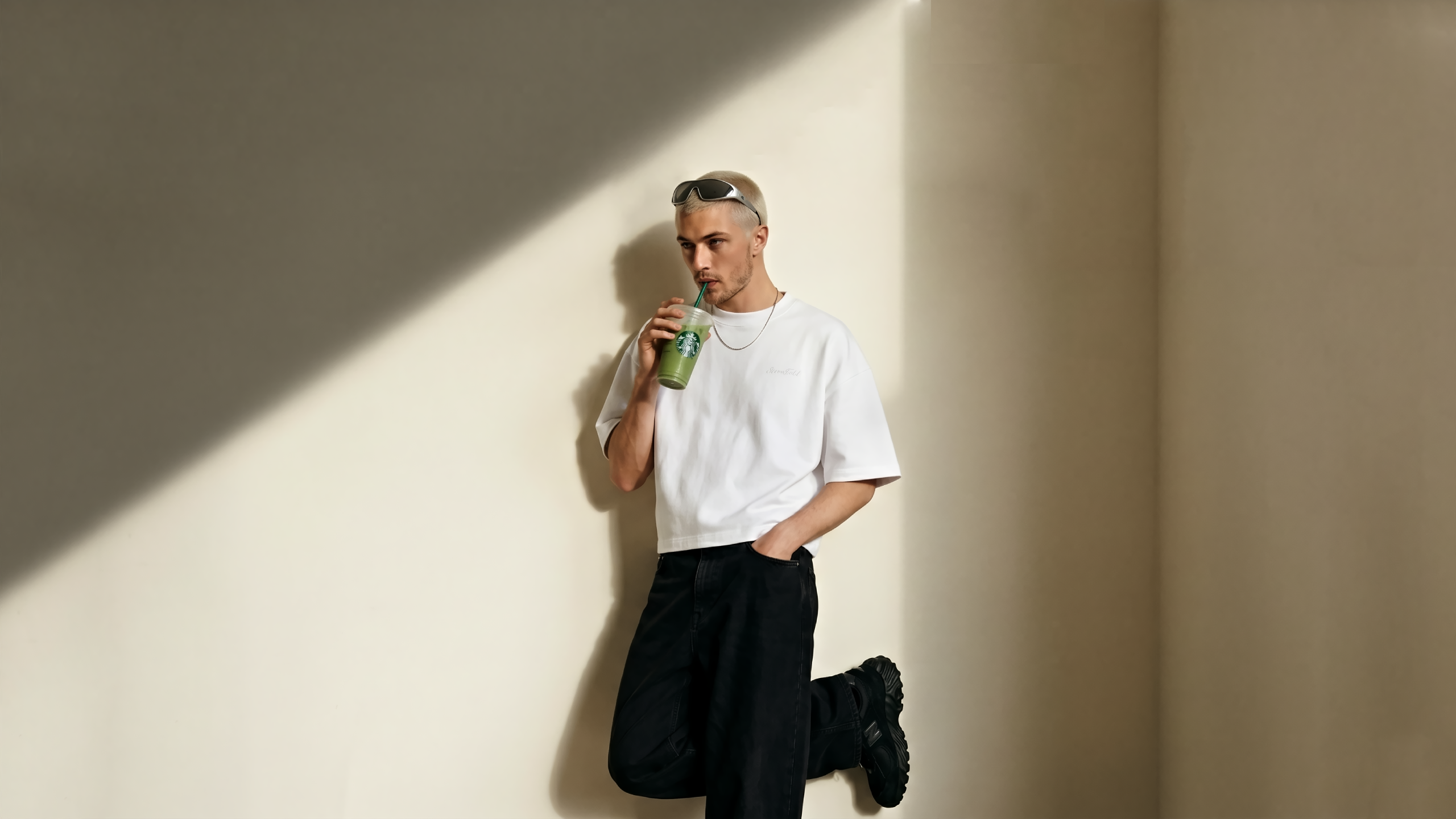 Quiet-boxy-crop-t-shirt for men and women
